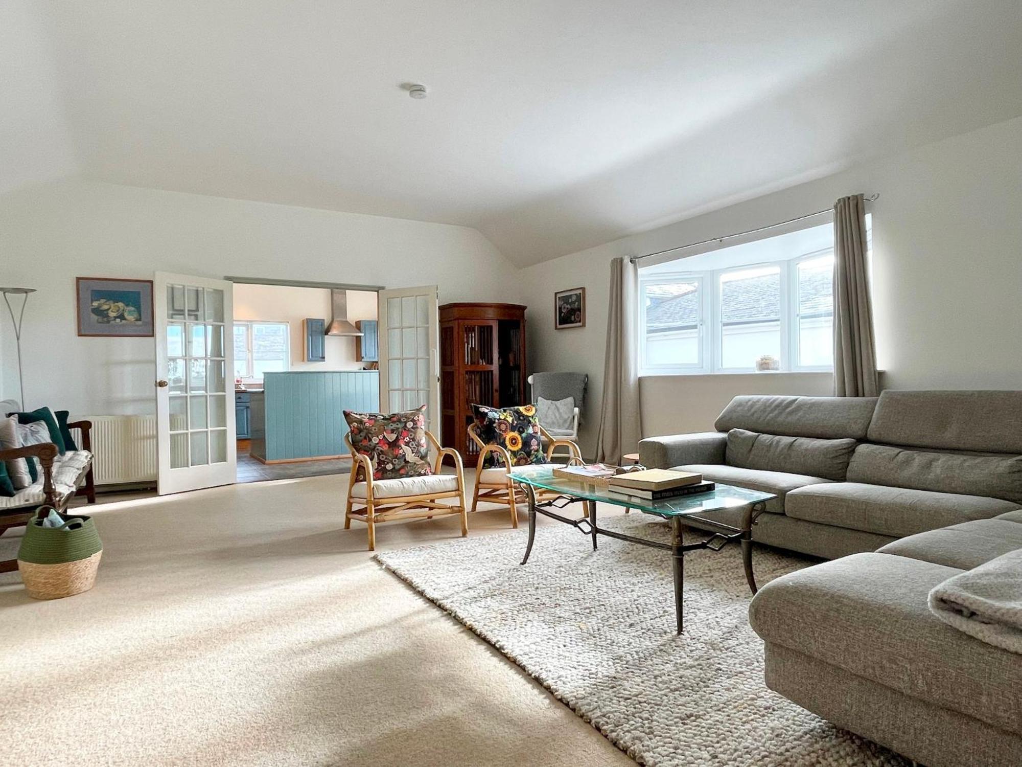 Spacious Sleeps 6 Short Walk To Village & Stunning Views Port Isaac